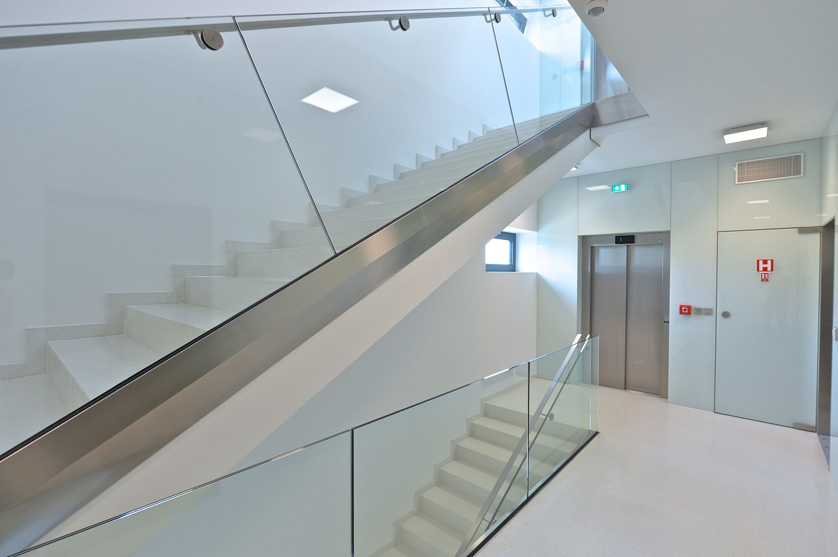 U Laboratoře, Střešovice - Praha 6 | Pronájem, Byt 2+kk, 78 m²