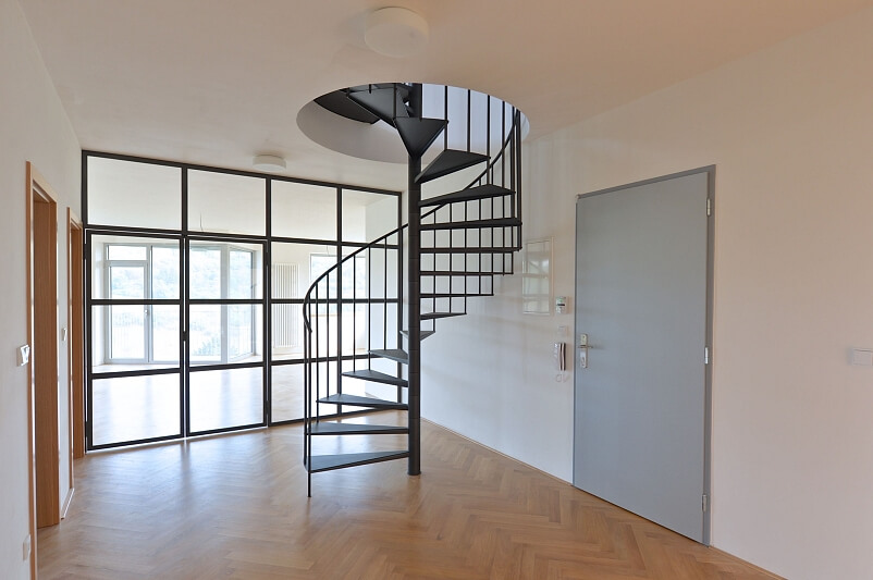 Na Dlážděnce, Troja - Prague 8 | Rent, Apartment Three-bedroom (4+kk), 213 m²