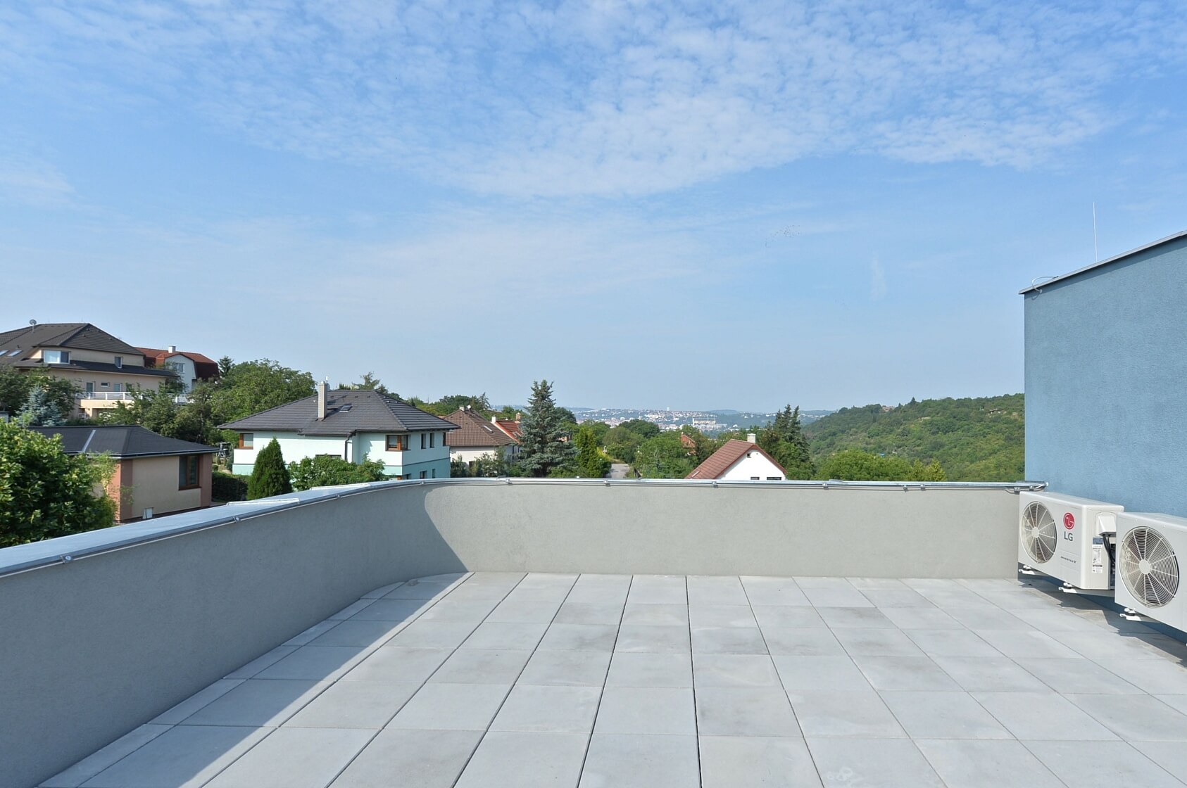 Na Dlážděnce, Troja - Prague 8 | Rent, Apartment Three-bedroom (4+kk), 213 m²