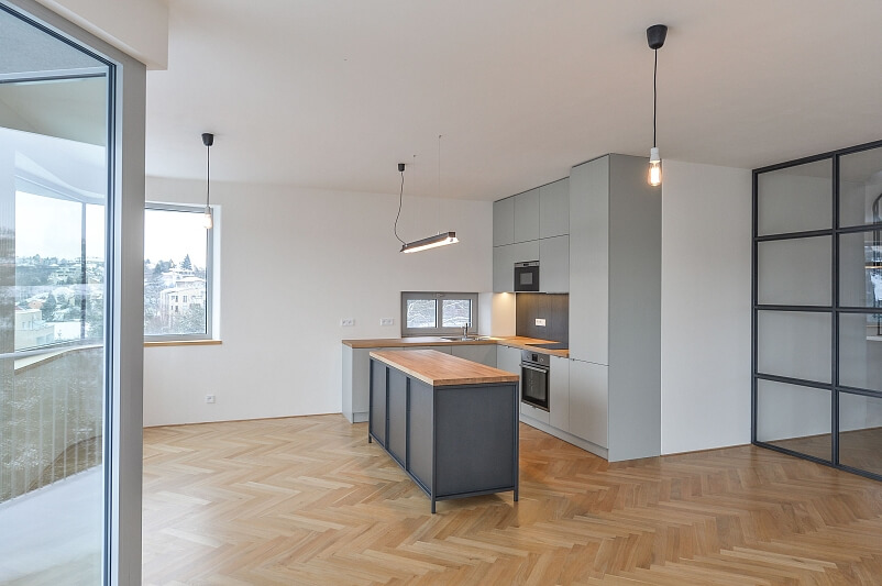 Na Dlážděnce, Troja - Praha 8 | Pronájem, Byt 4+kk, 213 m²