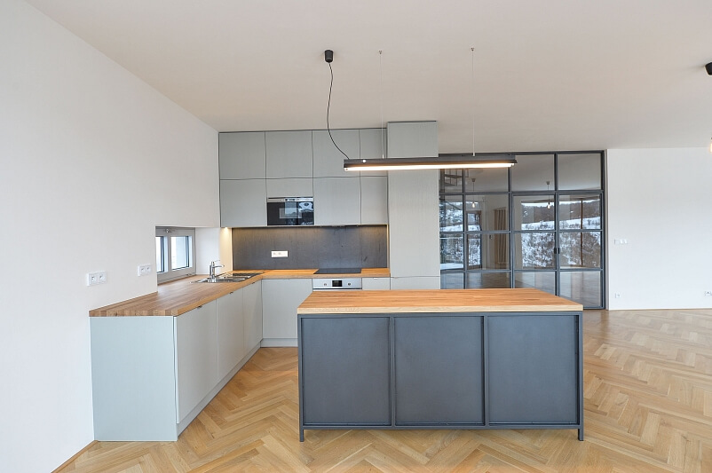 Na Dlážděnce, Troja - Prague 8 | Rent, Apartment Three-bedroom (4+kk), 213 m²