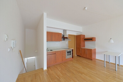 Běžecká, Břevnov - Prague 6 | Sale, Apartment One-bedroom (2+kk), 76 m²