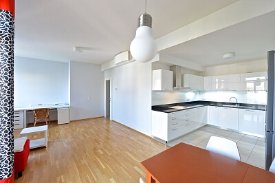 Bubenečská, Bubeneč - Prague 6 | Rent, Apartment One-bedroom (2+kk), 67 m²