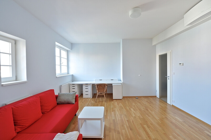 Bubenečská, Bubeneč - Prague 6 | Rent, Apartment One-bedroom (2+kk), 67 m²