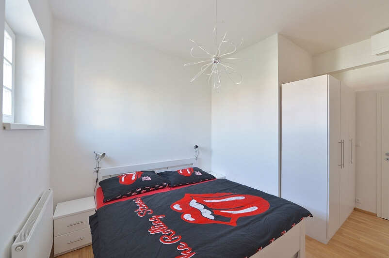 Bubenečská, Bubeneč - Praha 6 | Pronájem, Byt 2+kk, 67 m²