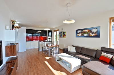 V Třešňovce, Hrdlořezy - Praha 9 | Pronájem, Byt 4+kk, 105 m²