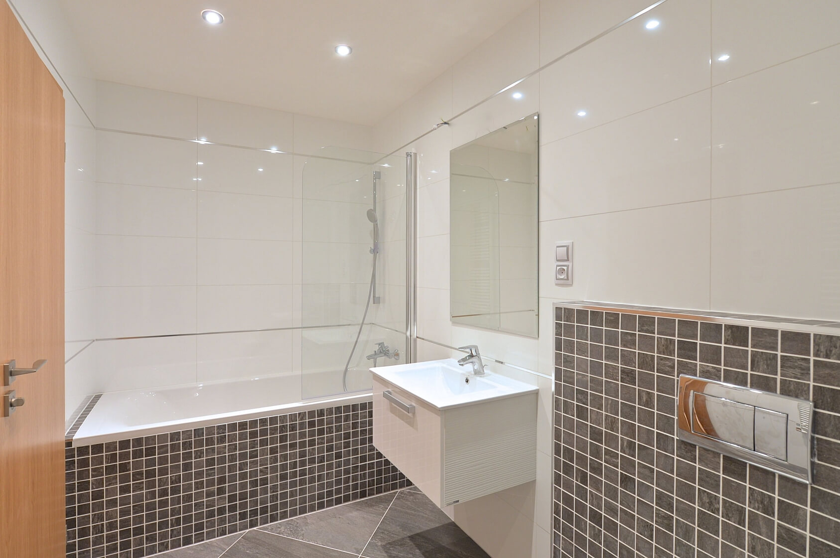 Olšanská, Žižkov - Prague 3 | Rent, Apartment One-bedroom (2+kk), 53 m²