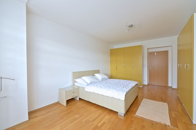 Plzeňská, Smíchov - Praha 5 | Pronájem, Byt 2+kk, 62 m²