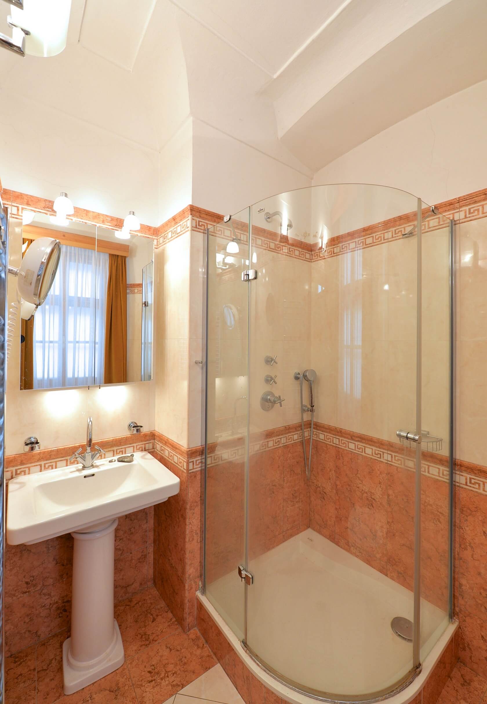 Nerudova, Malá Strana - Praha 1 | Pronájem, Byt 1+1, 48 m²