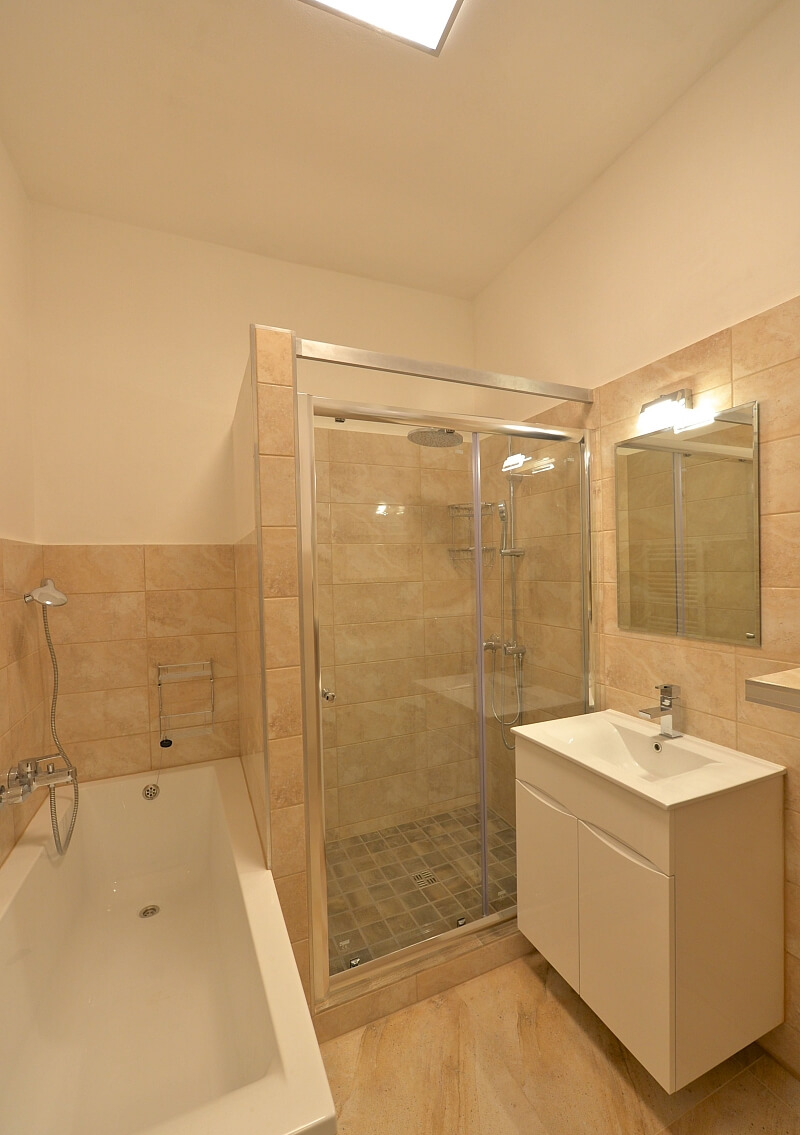 Úvoz, Malá Strana - Prague 1 | Rent, Apartment Two-bedroom (3+1), 116 m²