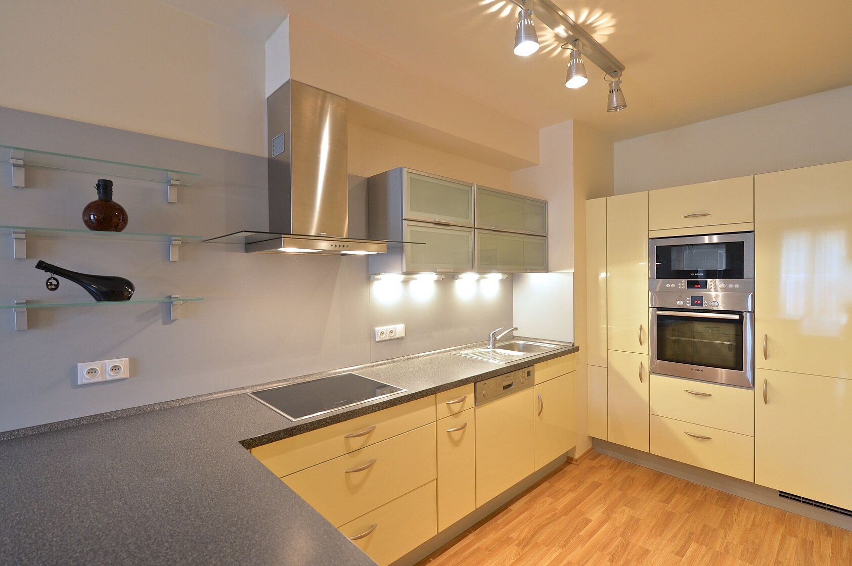 Na Zatlance, Smíchov - Prague 5 | Rent, Apartment One-bedroom (2+kk), 70 m²