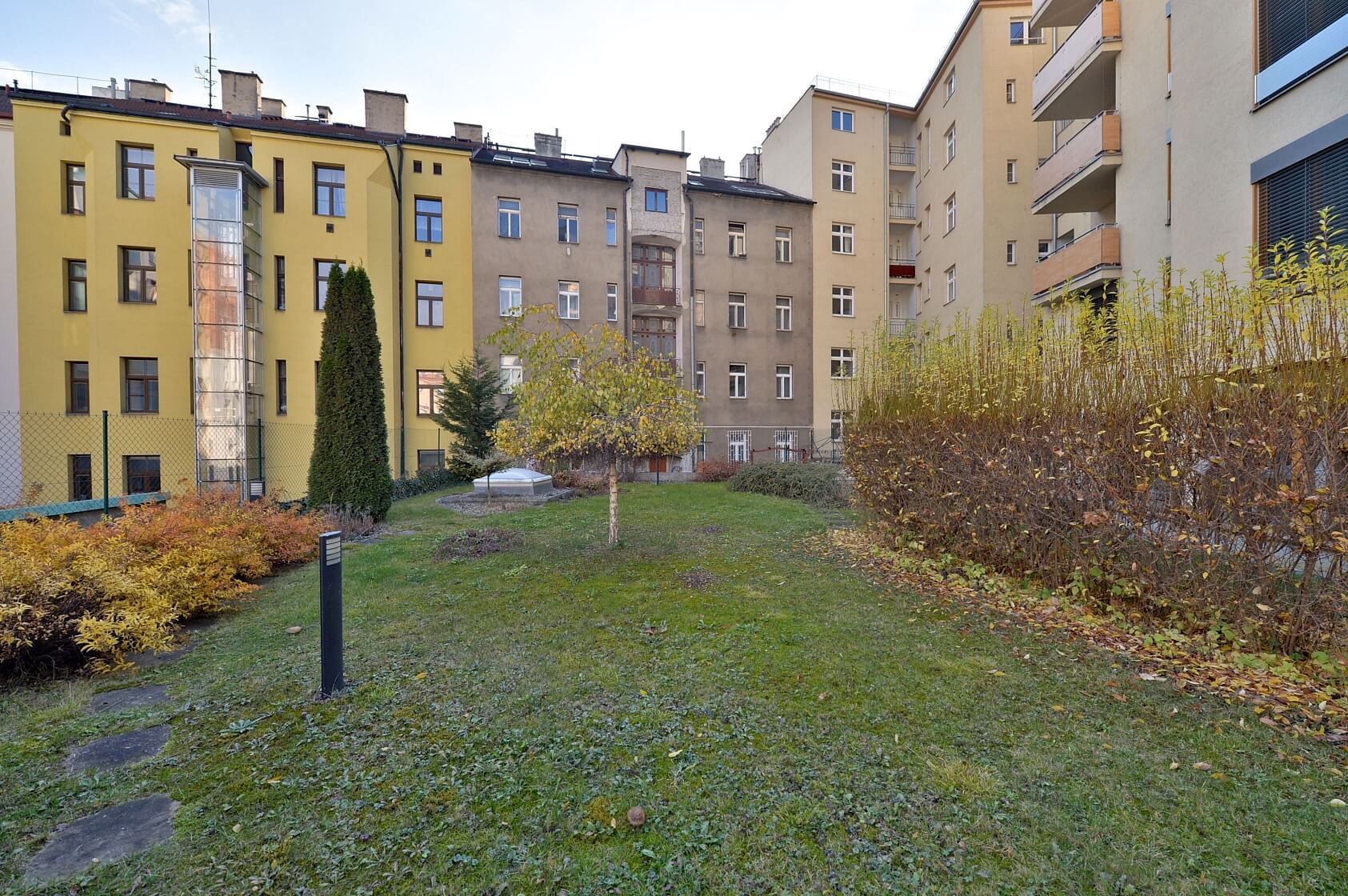 Na Zatlance, Smíchov - Prague 5 | Rent, Apartment One-bedroom (2+kk), 70 m²