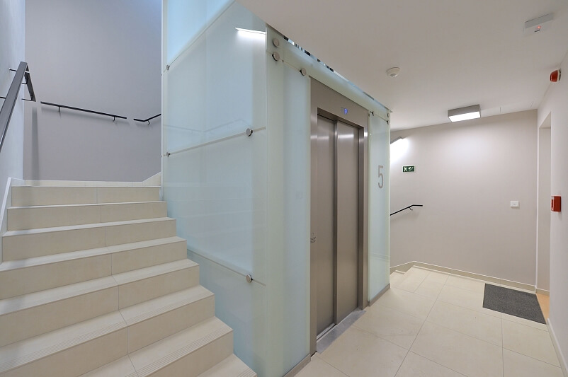 Holečkova, Smíchov - Prague 5 | Rent, Apartment One-bedroom (2+kk), 72 m²