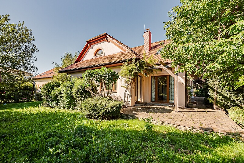 Dubová, Horoměřice - Praha-západ | Pronájem, Rodinný dům 5+kk, 280 m²