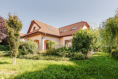 Dubová, Horoměřice - Praha-západ | Pronájem, Rodinný dům 5+kk, 280 m²