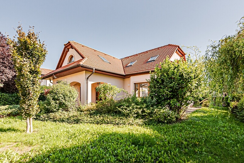 Dubová, Horoměřice - Praha-západ | Pronájem, Rodinný dům 5+kk, 280 m²