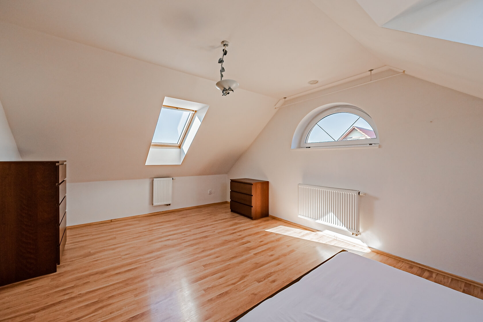 Dubová, Horoměřice - Praha-západ | Pronájem, Rodinný dům 5+kk, 280 m²