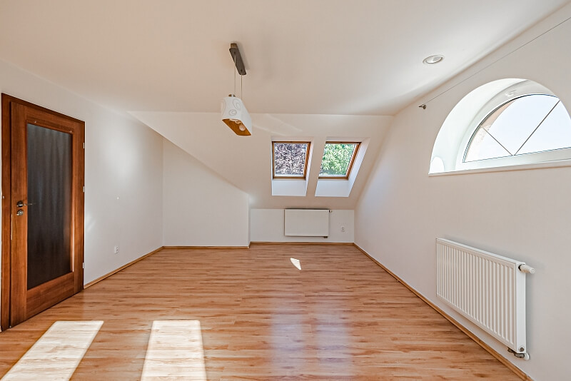 Dubová, Horoměřice - Praha-západ | Rent, House Four-bedroom (5+kk), 280 m²