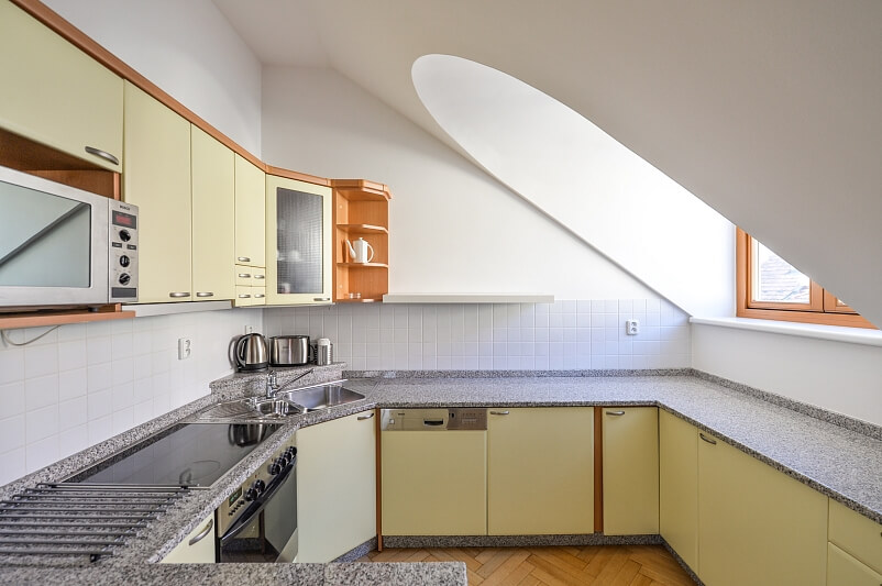 Vlašská, Malá Strana - Praha 1 | Pronájem, Byt 3+kk, 75 m²