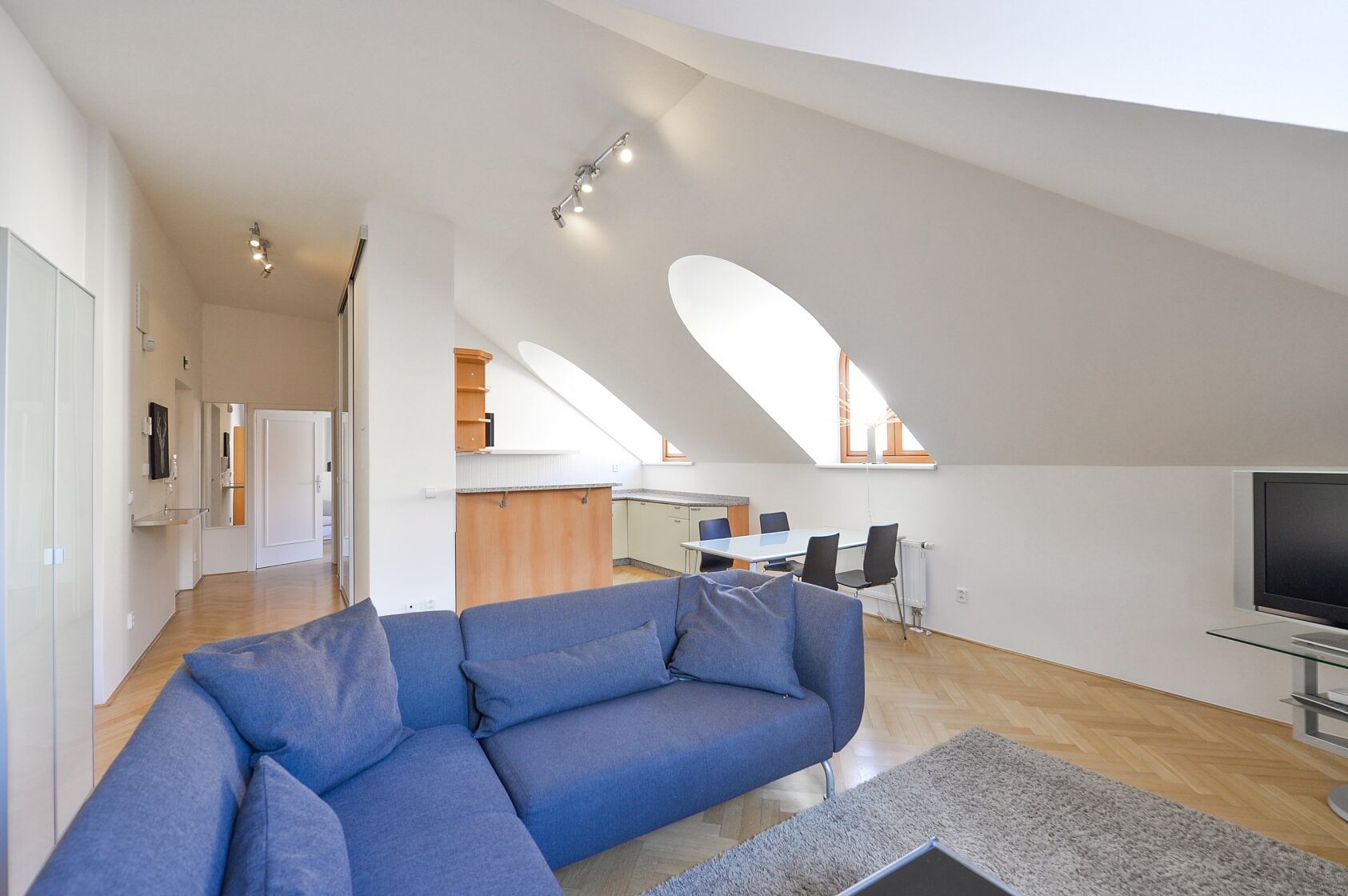 Vlašská, Malá Strana - Praha 1 | Pronájem, Byt 3+kk, 75 m²