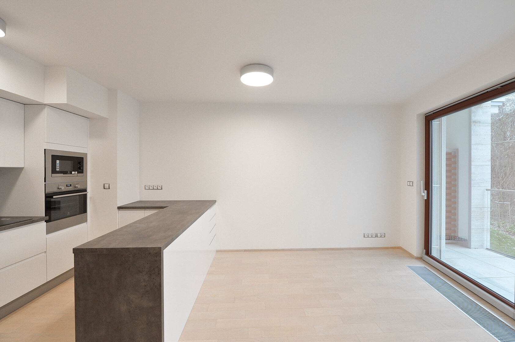 U Nikolajky, Smíchov - Prague 5 | Rent, Apartment One-bedroom (2+kk), 56 m²