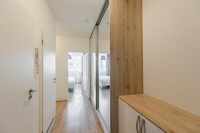 V Zahrádkách, Žižkov - Praha 3 | Pronájem, Byt 2+kk, 56 m²