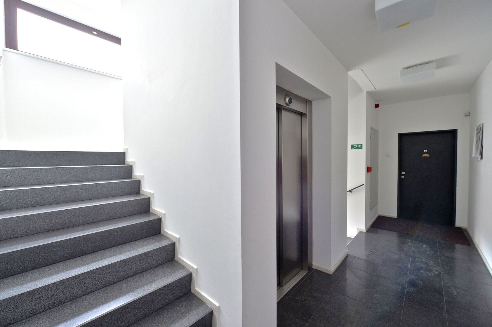 U Uranie, Holešovice - Praha 7 | Pronájem, Byt 2+kk, 78 m²