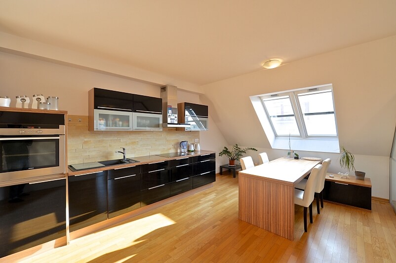 Lucemburská, Vinohrady - Praha 3 | Pronájem, Byt 2+1, 87 m²