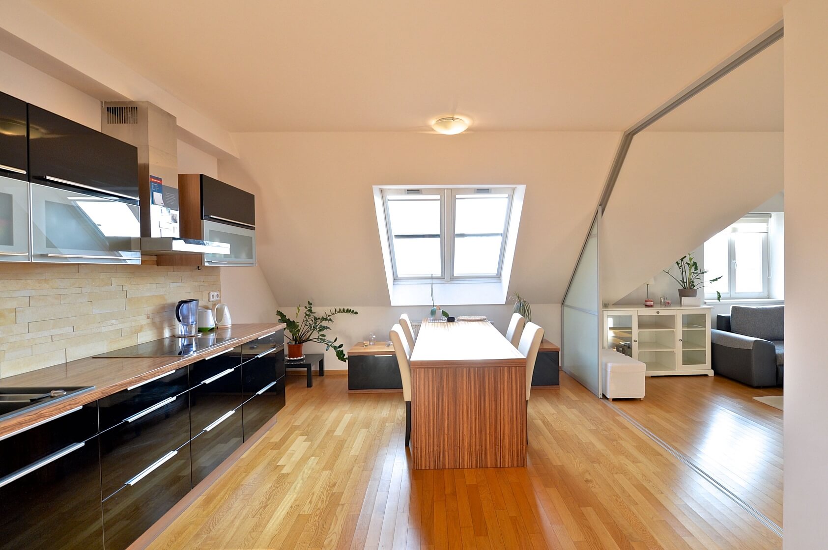 Lucemburská, Vinohrady - Prague 3 | Rent, Apartment One-bedroom (2+1), 87 m²