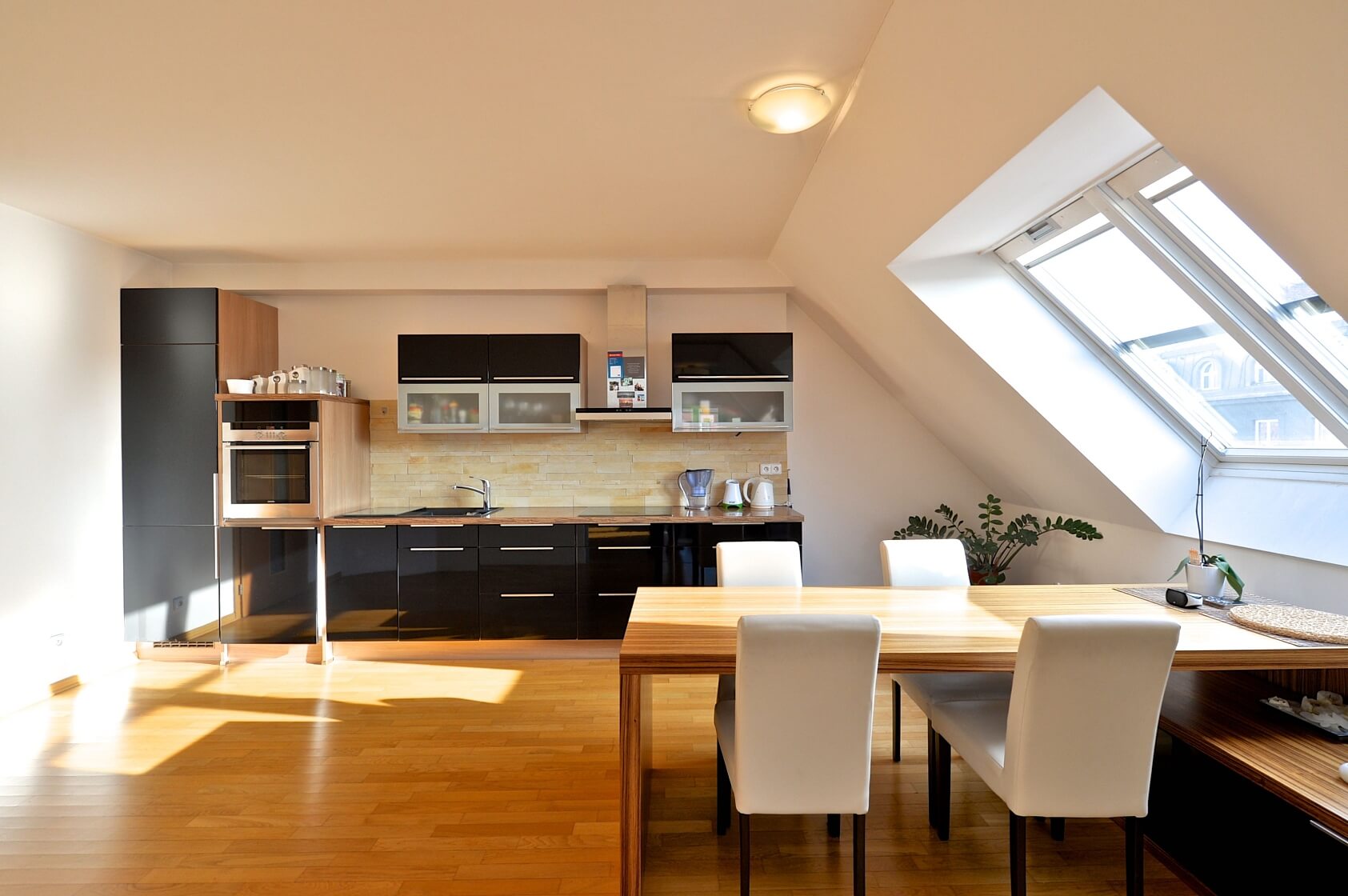 Lucemburská, Vinohrady - Prague 3 | Rent, Apartment One-bedroom (2+1), 87 m²