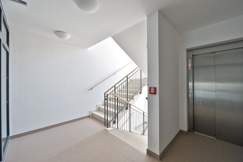 Jindřicha Plachty, Smíchov - Prague 5 | Rent, Apartment One-bedroom (2+kk), 105 m²