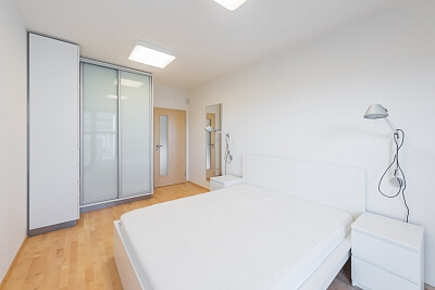 Olšanská, Žižkov - Prague 3 | Rent, Apartment One-bedroom (2+kk), 71 m²