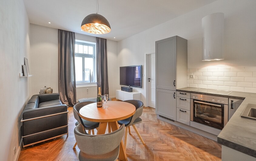 Grafická, Smíchov - Prague 5 | Rent, Apartment One-bedroom (2+kk), 45 m²