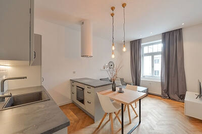 Grafická, Smíchov - Prague 5 | Rent, Apartment One-bedroom (2+kk), 46 m²