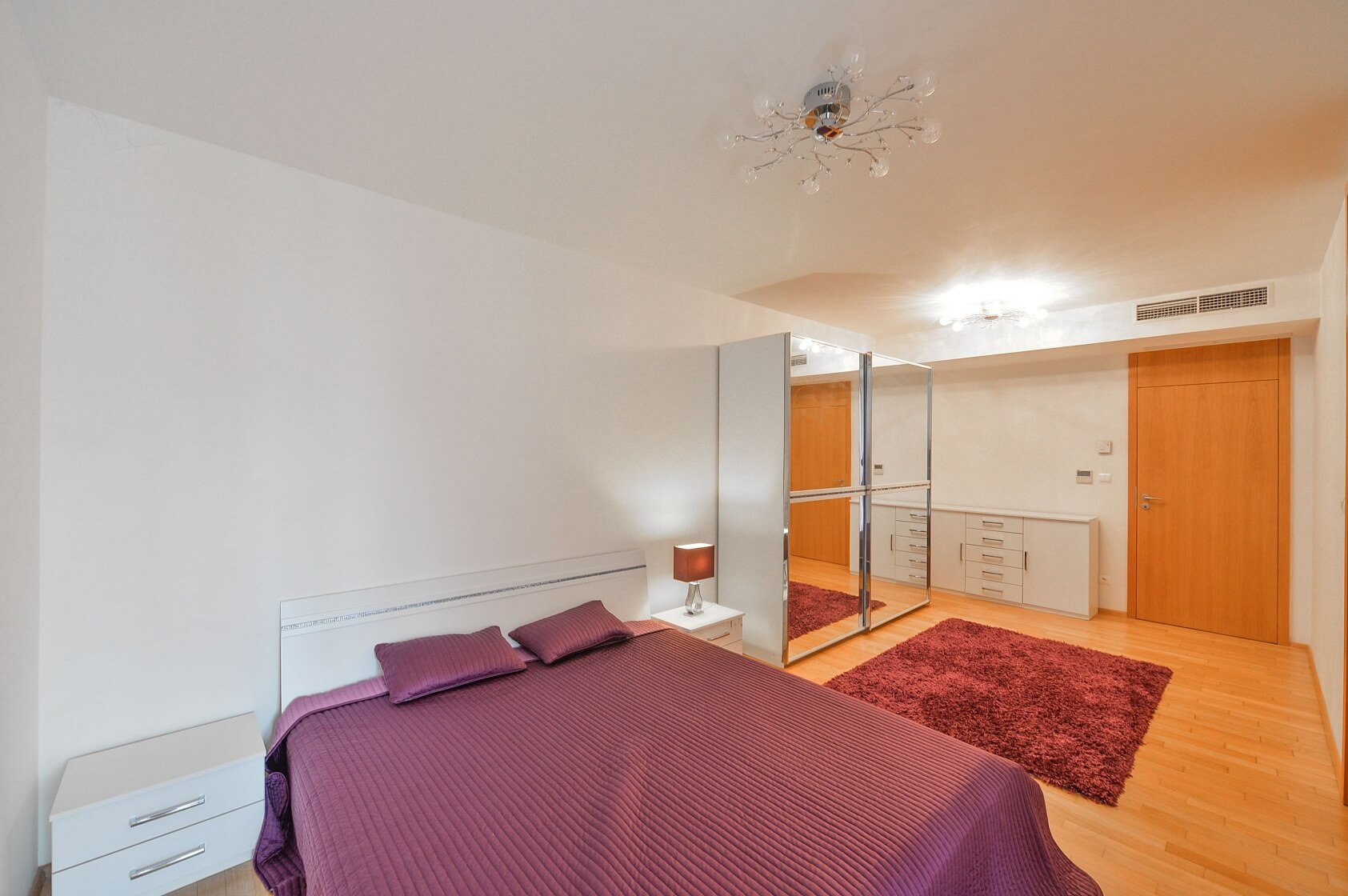 Pitterova, Žižkov - Prague 3 | Rent, Apartment One-bedroom (2+kk), 102 m²