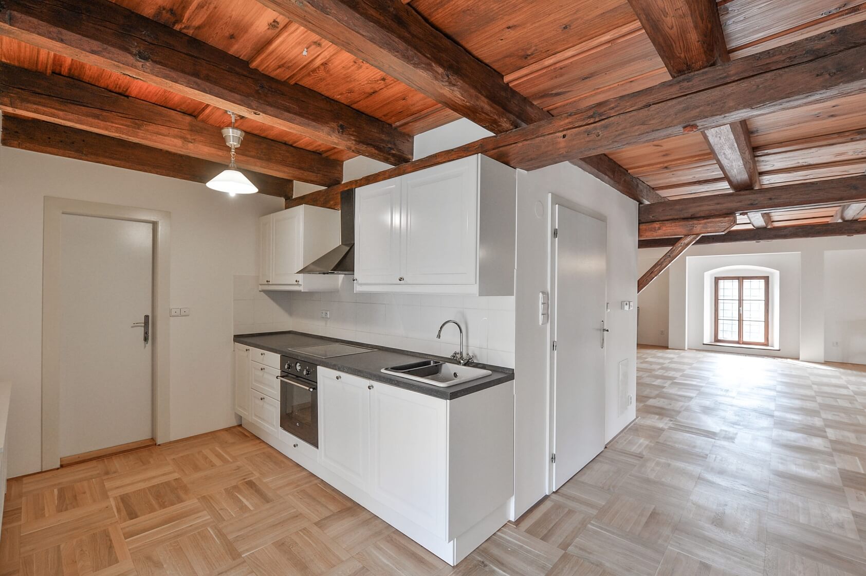 U Klikovky, Smíchov - Prague 5 | Rent, Apartment One-bedroom (2+kk), 100 m²