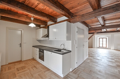 U Klikovky, Smíchov - Praha 5 | Pronájem, Byt 2+kk, 100 m²