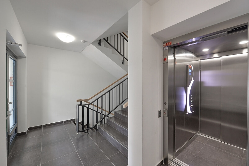 K Beranovu, Dolní Chabry - Praha 8 | Pronájem, Byt 4+kk, 160 m²