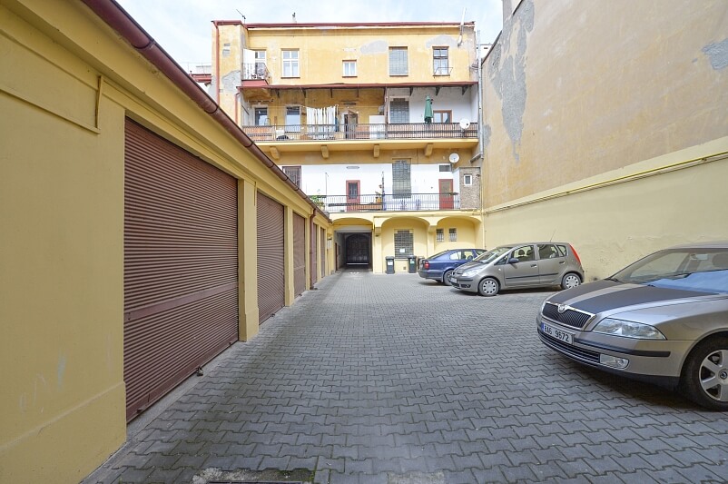 Sokolovská, Karlín - Prague 8 | Rent, Apartment One-bedroom (2+1), 80 m²