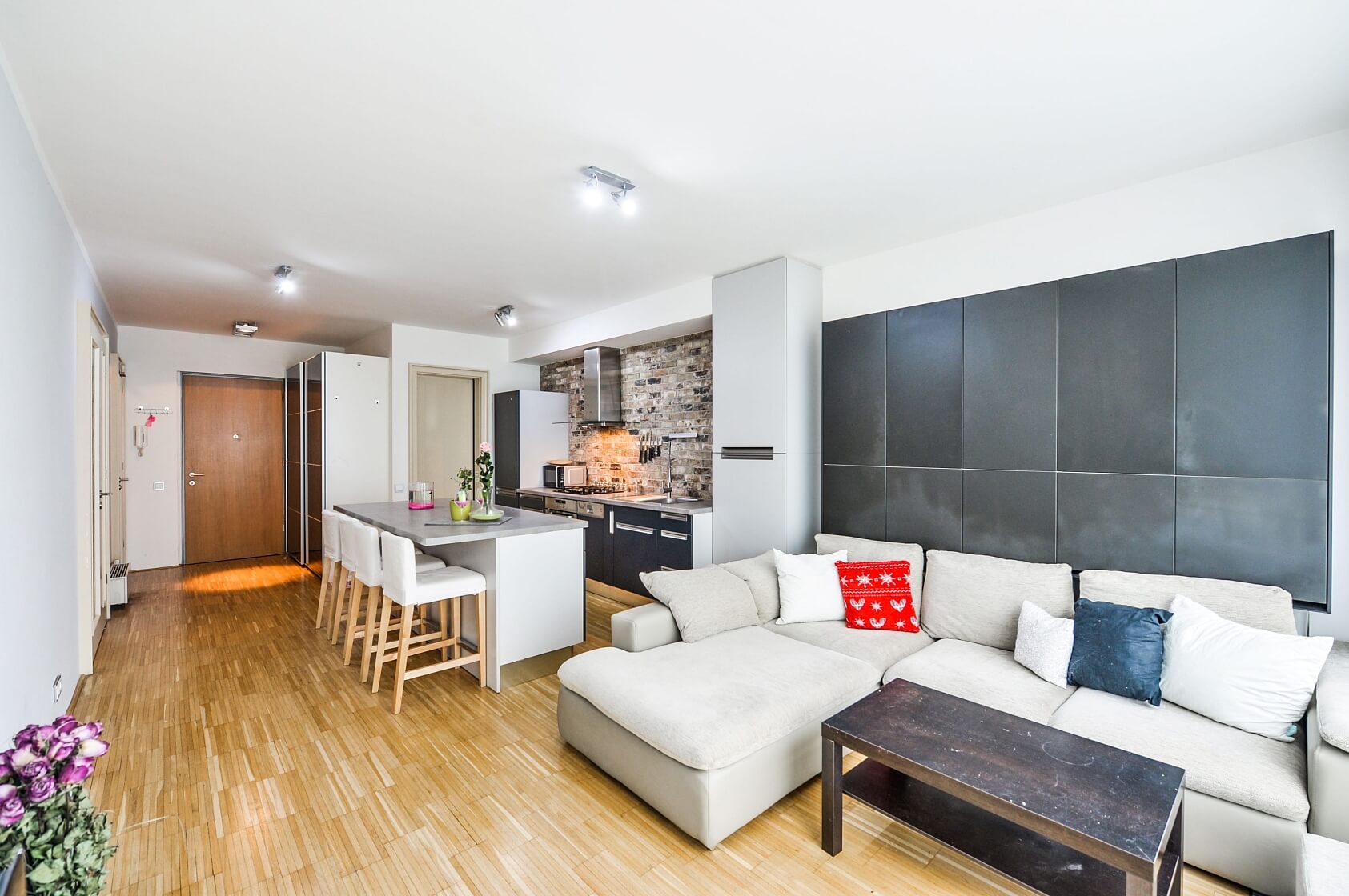 Rohanské nábřeží, Karlín - Praha 8 | Pronájem, Byt 2+kk, 65 m²