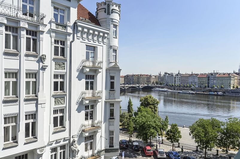Janáčkovo nábřeží, Smíchov - Prague 5 | Rent, Apartment One-bedroom (2+1), 90 m²