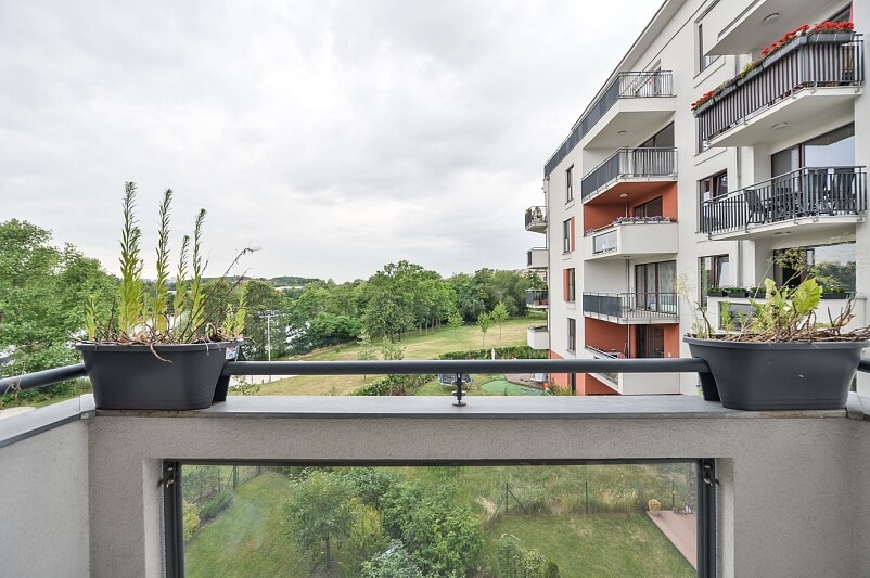 Nademlejnská, Hloubětín - Praha 9 | Pronájem, Byt 3+kk, 100 m²