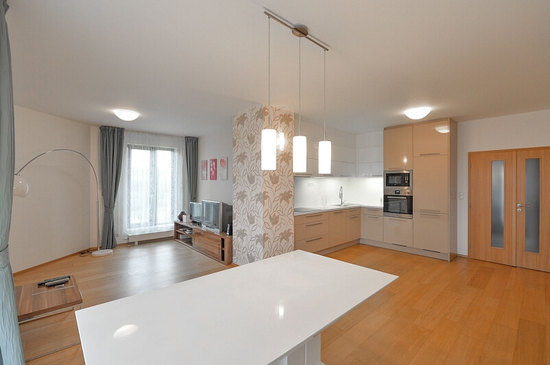 Nademlejnská, Hloubětín - Prague 9 | Rent, Apartment Two-bedroom (3+kk), 100 m²
