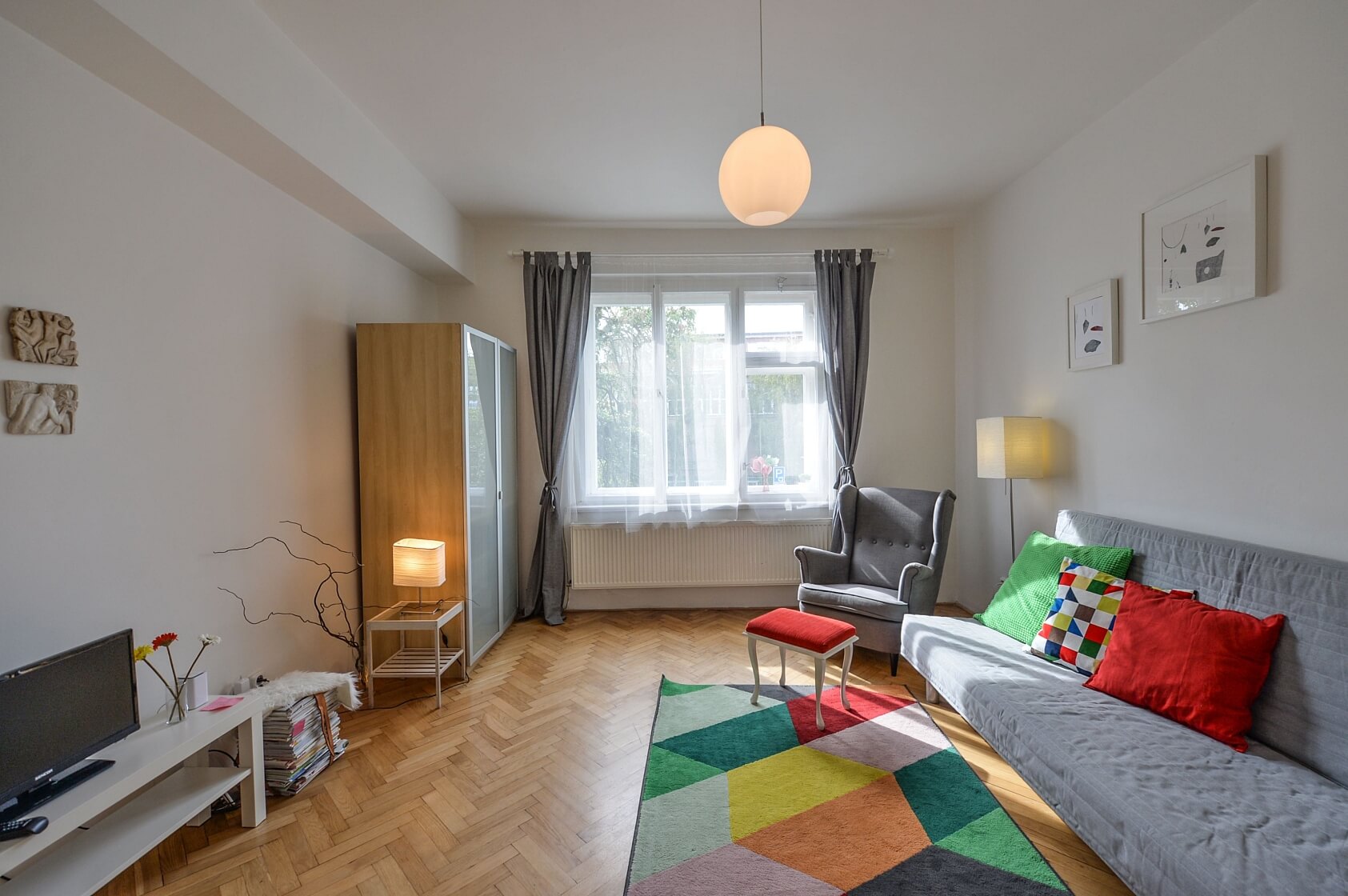 Uzavřená, Kobylisy - Praha 8 | Pronájem, Byt 2+kk, 56 m²