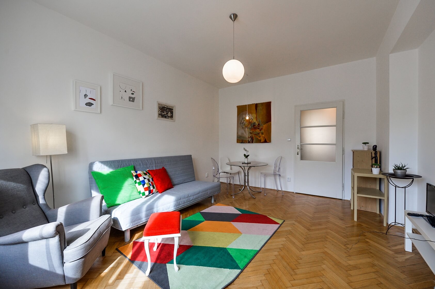 Uzavřená, Kobylisy - Praha 8 | Pronájem, Byt 2+kk, 56 m²