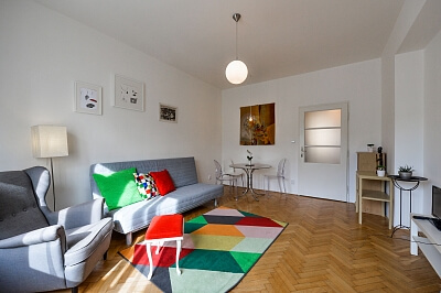 Uzavřená, Kobylisy - Praha 8 | Pronájem, Byt 2+kk, 56 m²