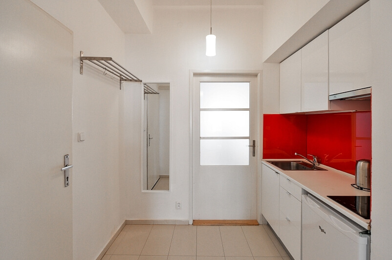 Uzavřená, Kobylisy - Prague 8 | Rent, Apartment One-bedroom (2+kk), 56 m²