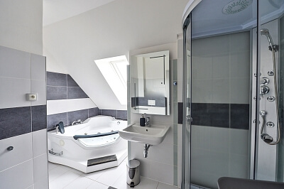 Okružní, Komořany - Praha 4 | Pronájem, Byt 5+kk, 157 m²