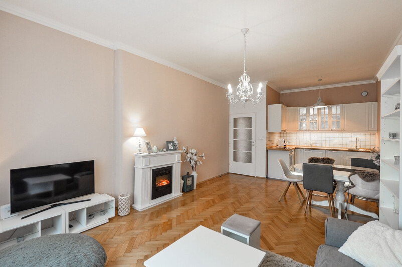 U Nikolajky, Smíchov - Praha 5 | Pronájem, Byt 2+kk, 62 m²