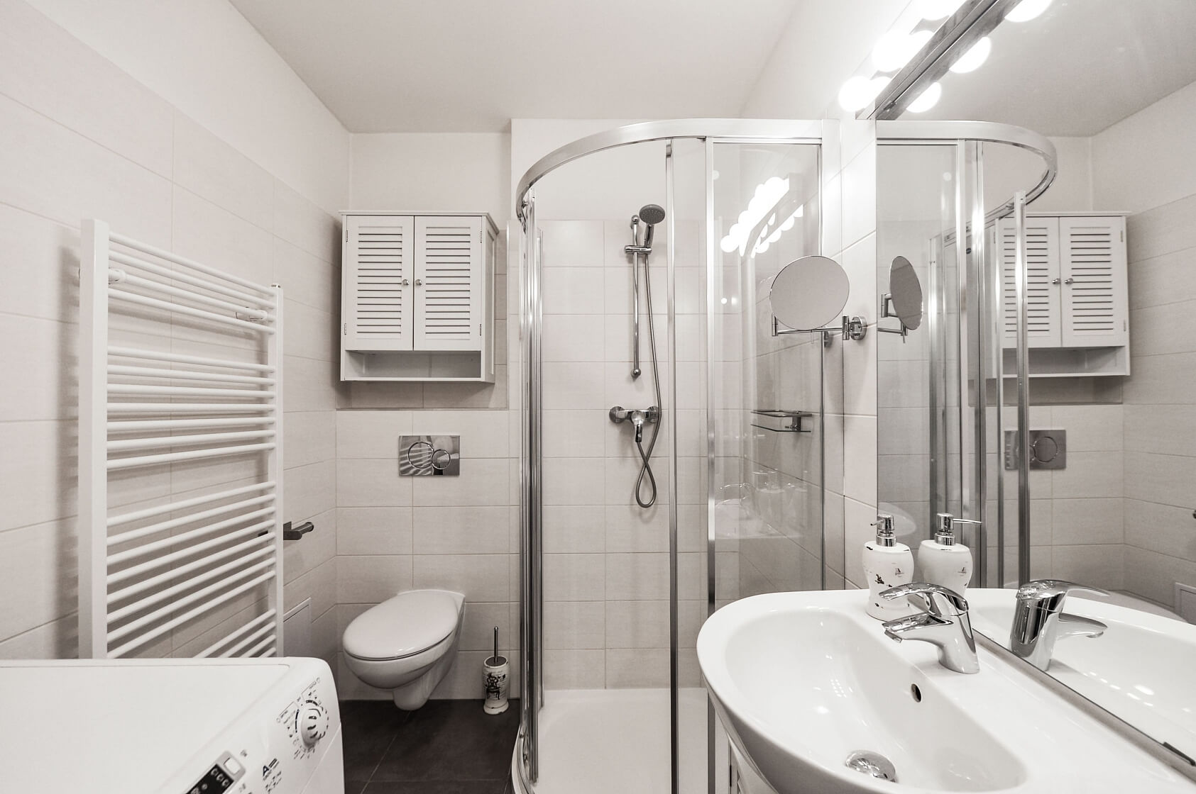 U Nikolajky, Smíchov - Praha 5 | Pronájem, Byt 2+kk, 62 m²